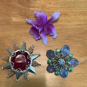 Vintage costume jewelry brooches